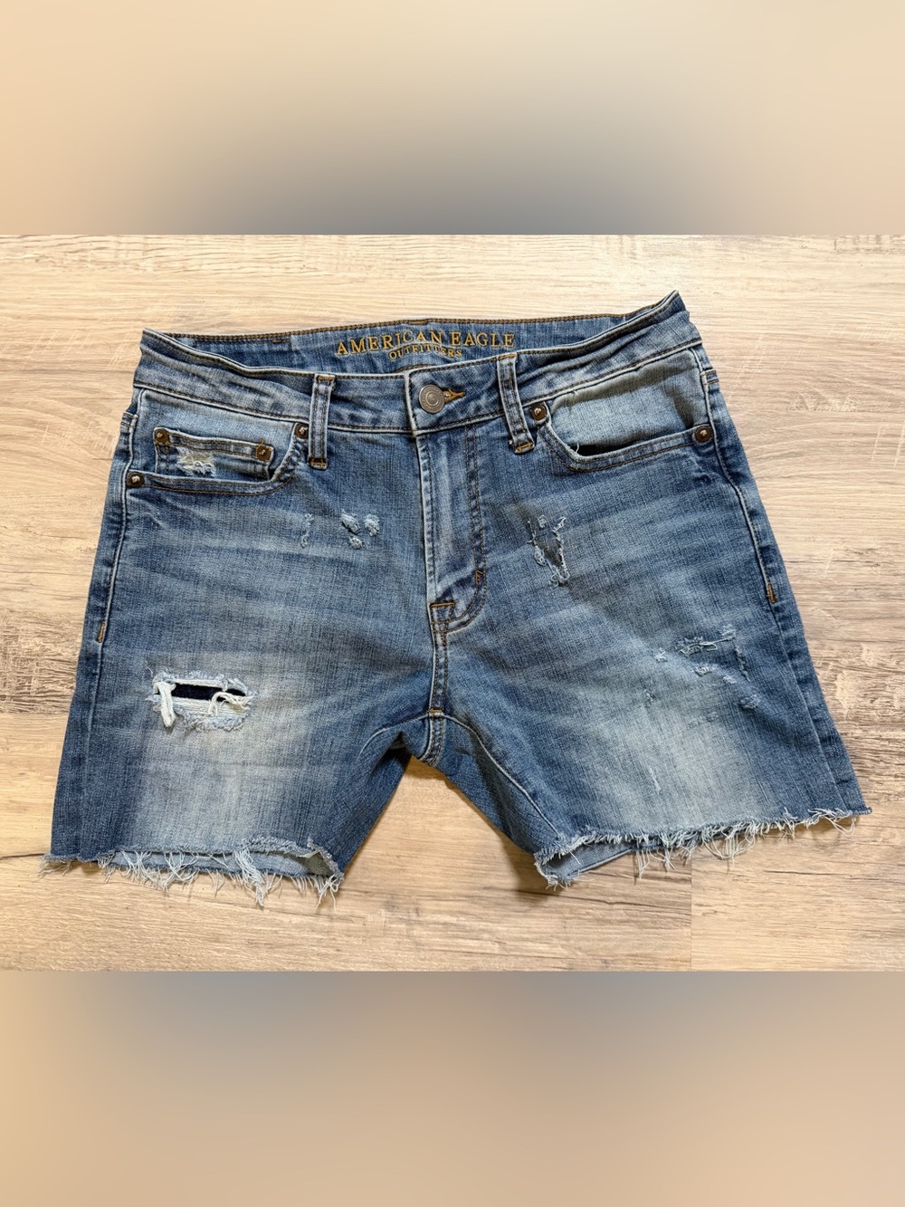 American Eagle AirFlex+ Distressed Shorts Women's Size 30 Medium Wash Raw Hem
